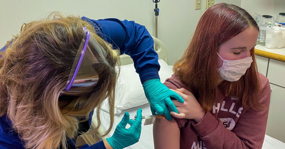 Властите във Великобритания няма да налагат масова ваксинация срещу Ковид-19