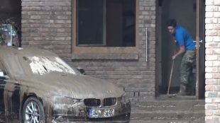 Броят на жертвите на опустошителните наводнения в Германия нарасна на