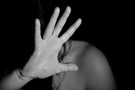 Мъж наруши ограничителна заповед за домашно насилие - опита да