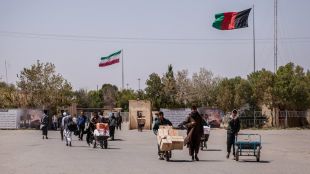 Афганистанските талибани обявиха че са завзели главния граничен пункт на