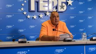 Слави Трифонов на 11 юли поздрави избирателите и колегите от