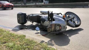 Катастрофа с моторист затрудни движението на булевард Пейо Яворов близо