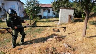 Военнослужещи от Сухопътните войски обезвредиха невзривени боеприпаси открити в село