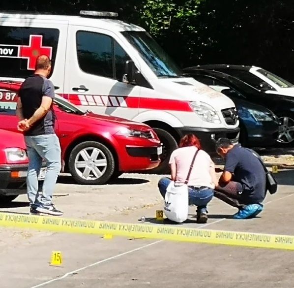 Румънци открили трупа на паркинг Открити са следи от влаченеТруп
