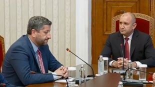 Започна срещата на държавния глава Румен Радев с представители на