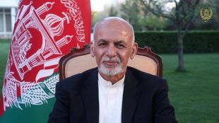 Обединените арабски емирства ОАЕ заявиха че са приели афганистанския президент