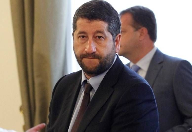 Лидерът на Демократична България Христо Иванов не отиде на среща