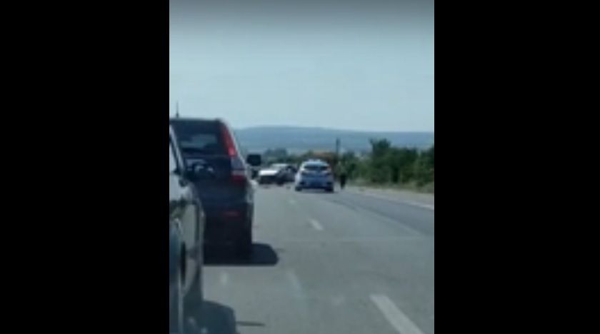 Катастрофа затруднява движението по магистрала Хемус край Варна. Инцидентът е