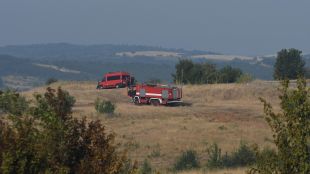 Ограничено е действието на пожара в района на селата Свирачи
