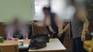 Скандален клип със закани на преподавателки срещу дете с увреждания
