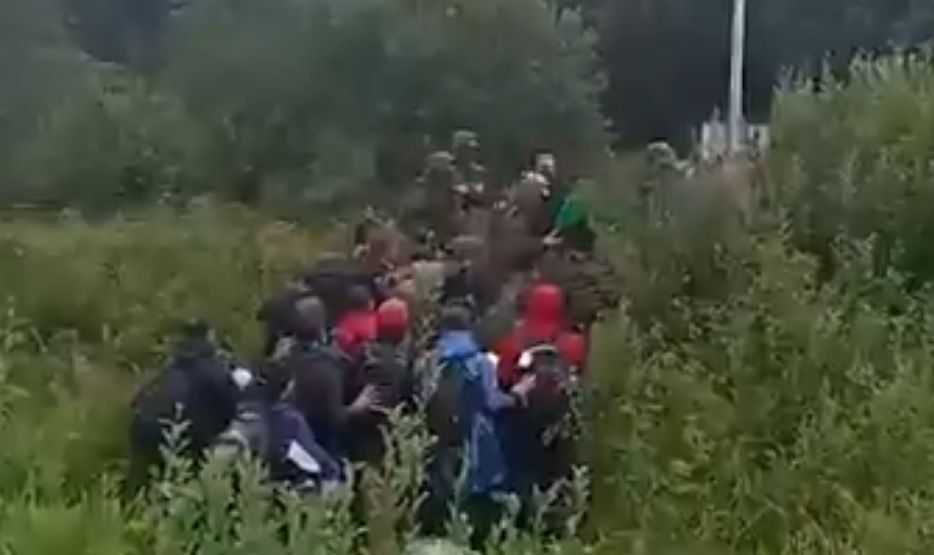 Граничари от Беларус навлизат нелегално в Литва, докато изтласкат мигранти