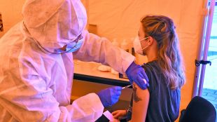 В Кипър от днес започва имунизацията с актуализираните ваксини срещу