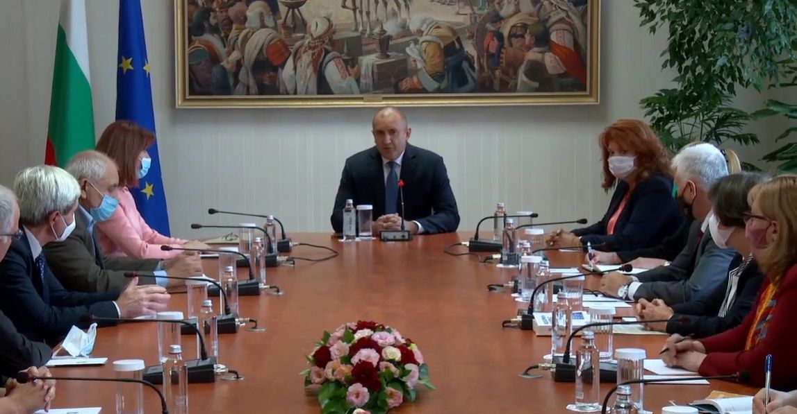 Започна срещата между президента Румен Радев и ръководството на ЦИК