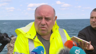 Директорът на Морска администрация капитан Живко Петров даде брифинг пред