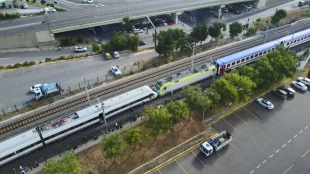 Седем души са пострадали при челен сблъсък на два влака