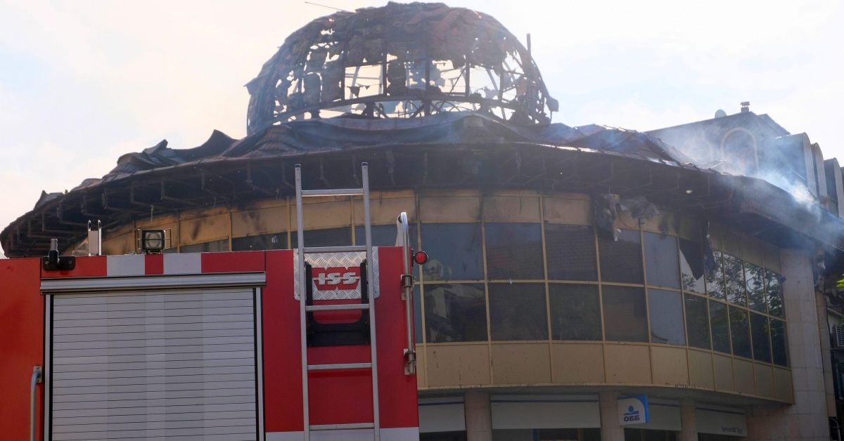 Има задържан за пожара, който унищожи емблематичната сграда „Купола в
