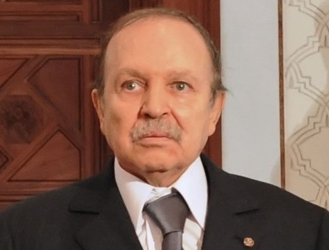 Бившият алжирски президент Абделазиз Бутефлика почина на 84 години след