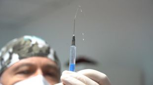 Обединеното кралство изпревари Израел в надпреварата за бустерна ваксинация срещу