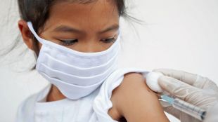Русия одобри ваксина специално за деца от 12 до 17 годишна