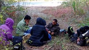 В гора до ГодечЛовец успя да задържи група от бежанци