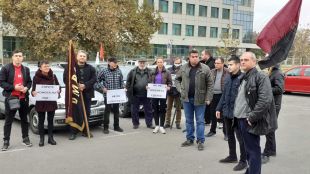 Десетки автомобили се включиха в организирания от ВМРО протестен автопоход