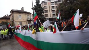 Започна третият национален протест на Браншова Камара Пътища пред Министерството