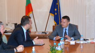 Министър Христо Алексиев проведе спешна среща днес със заместник ръководителя на