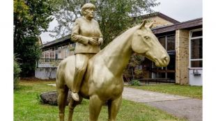 Германският художник Вилхелм Кох създаде паметник на канцлера на Германия