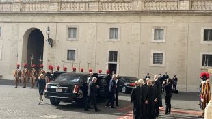 Джо Байдън пристигна във Ватикана за среща с папа Франциск