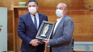 Екипът на шуменската болница беше отличен с общинската награда Заслужил