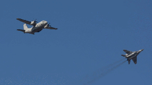 Двойка МиГ 29 от авиобаза Граф Игнатиево и двойка F 16 от