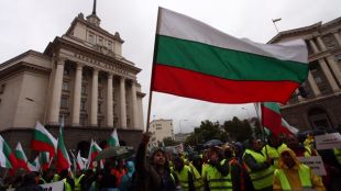 Представители на ръководството на Българската браншова камара Пътища и собственици