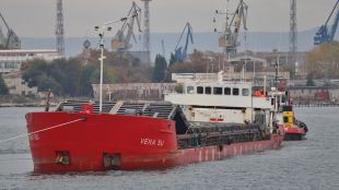 Продадоха заседналия в български акваториални води турски товарен кораб VERA