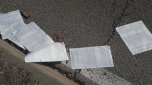 Куп документи с лични данни бяха разпилeни по столичен булевард