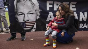 Основателят на WikiLeaks Джулиан Асанж е получил разрешение да се