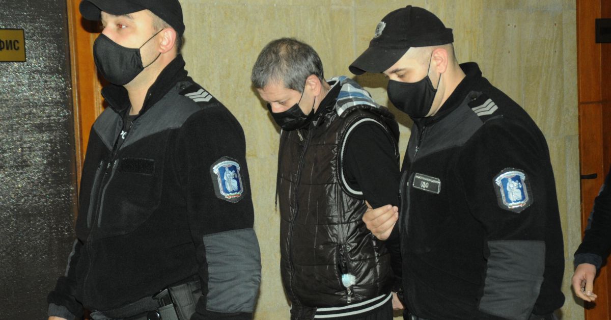 Съдът в Бургас не пусна на свобода Деян Дичев-Готвача. За