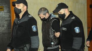 Съдът в Бургас не пусна на свобода Деян Дичев Готвача За