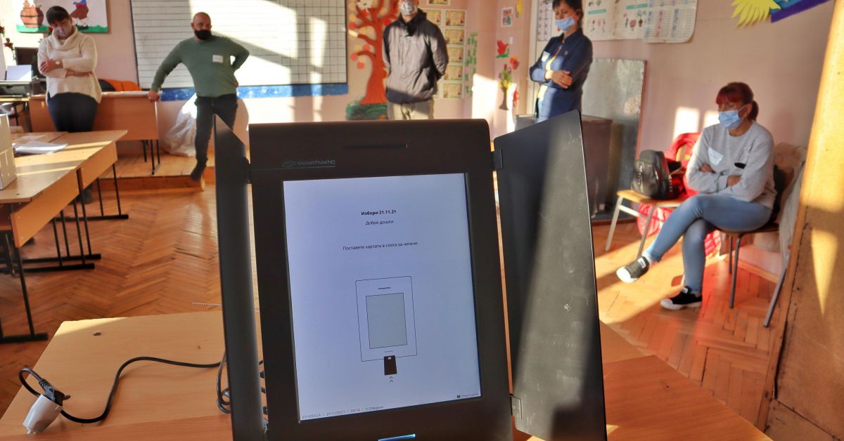 Вижте как върви гласуването на балотажа за президент в първите часове на изборния ден