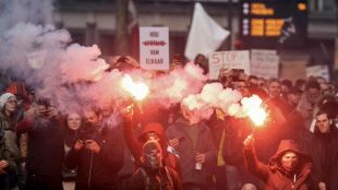 Безредици избухнаха в Брюксел Протест срещу мерките за борба с