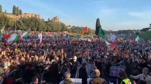 Граждани в Рим излязоха на протест срещу зеления сертификат доказващ