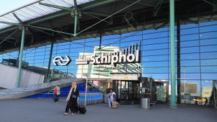Десетки отменени или забавени полети на летище Схипхол в Амстердам