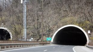 Пускат тунел Ечемишка на магистрала Хемус преди празниците Такава цел