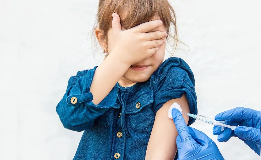 В шест лечебни заведения в София ще ваксинират срещу COVID-19