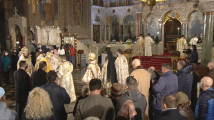 Българската праволславна църква отбелязва Рождество Христово с празнично богослужение в