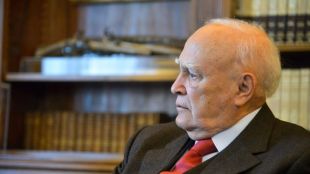 Почина бившият президент на Гърция Каролос Папуляс съобщава Папуляс беше