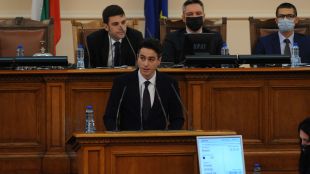 Депутатът от Продължаваме промяната Атанас Атанасов попита служебния министър на