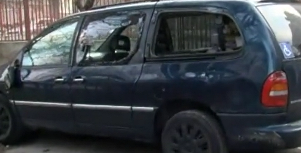 Полицията в Благоевград е задържала мъж, който тази нощ е