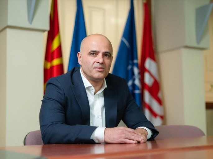 Лидерът на СДСМ Димитър Ковачевски потвърди официално оттеглянето си от