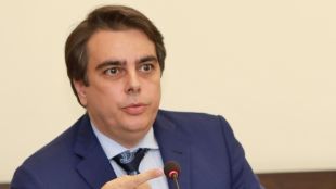 Вицепремиерът Асен Василев заяви че допълнителни средства за отбрана няма