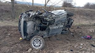 20 годишна шофьорка преобърна колата си в нива блзо до Шумет